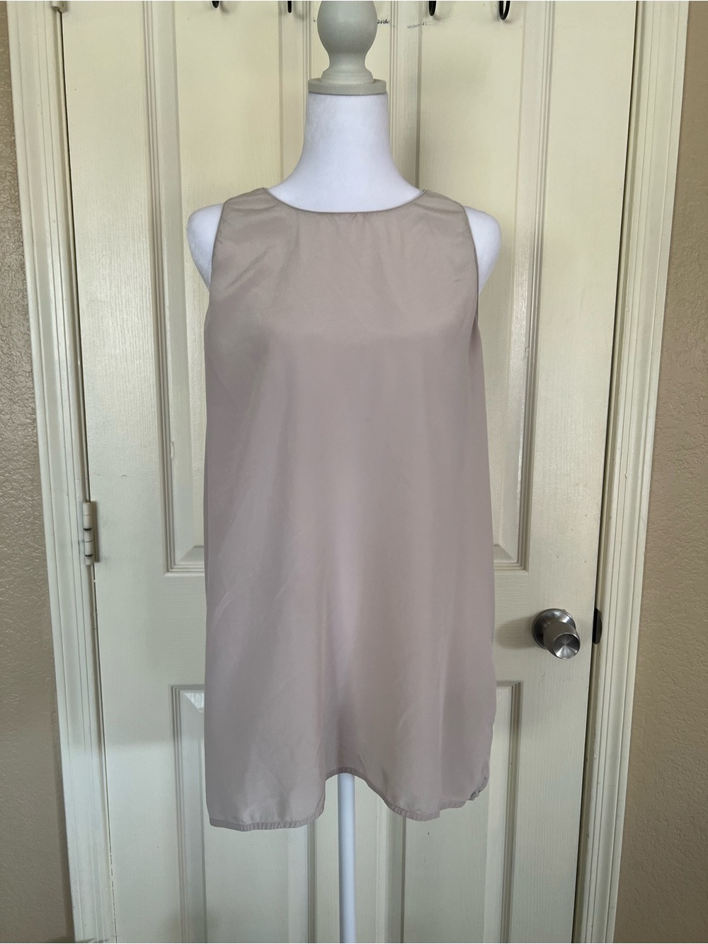 Athleta 100% Silk Beige Pink Sleeveless Shift Tunic Dress Large